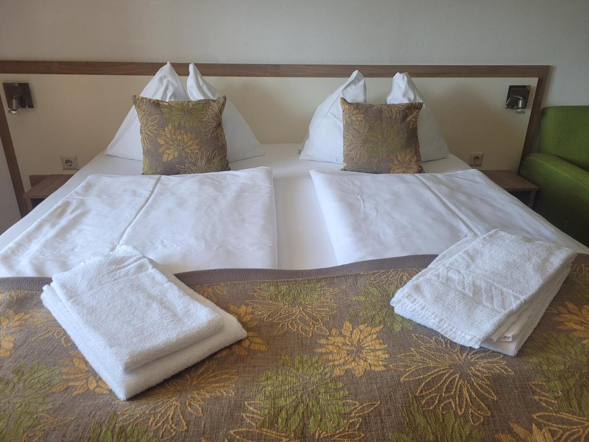 Jaeger Guesthouse アンネンハイム エクステリア 写真